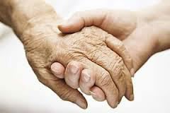 Un popolo che non custodisce i nonni è un popolo senza futuro